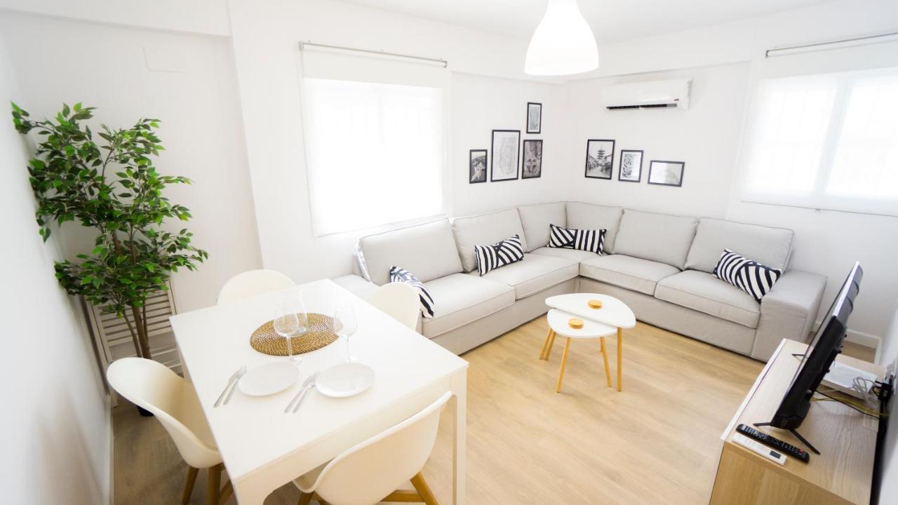 RentalSevilla Elegante y luminoso apartamento en Triana Exterior foto
